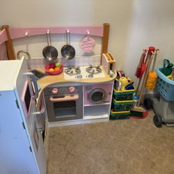 Kid Kraft Play Kitchen With Accessories