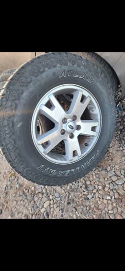 245/75/r17 Used Tire Like New