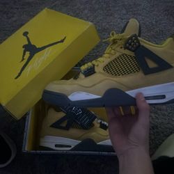 Jordan 4 “lightning”