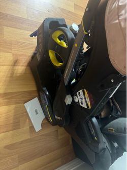 Doona car seat stroller with base