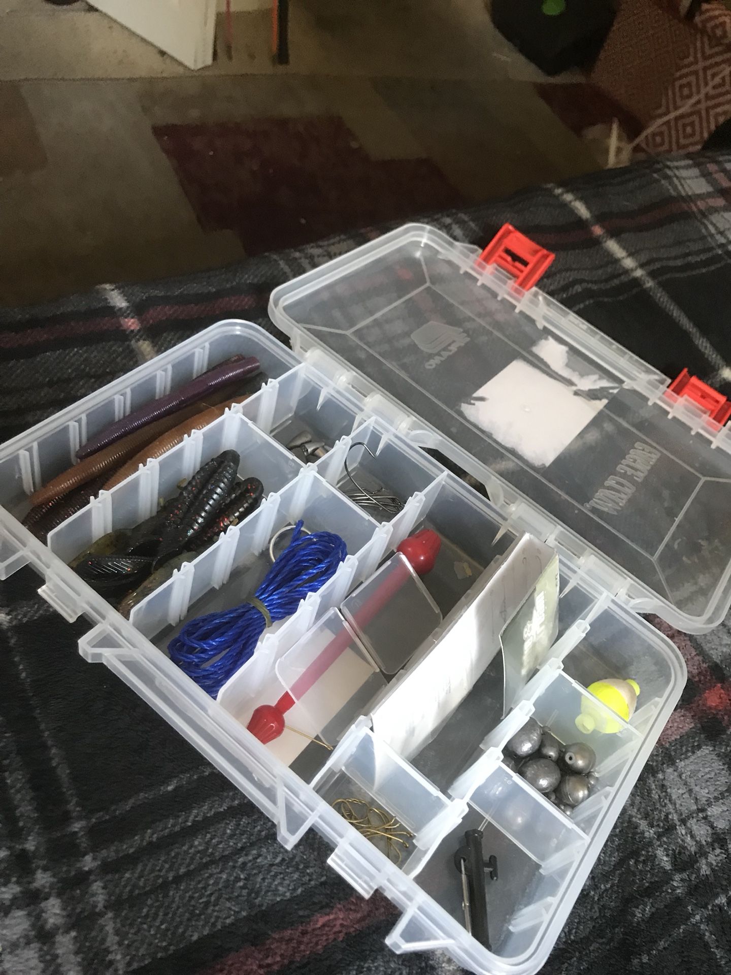 Fishing box / tackle