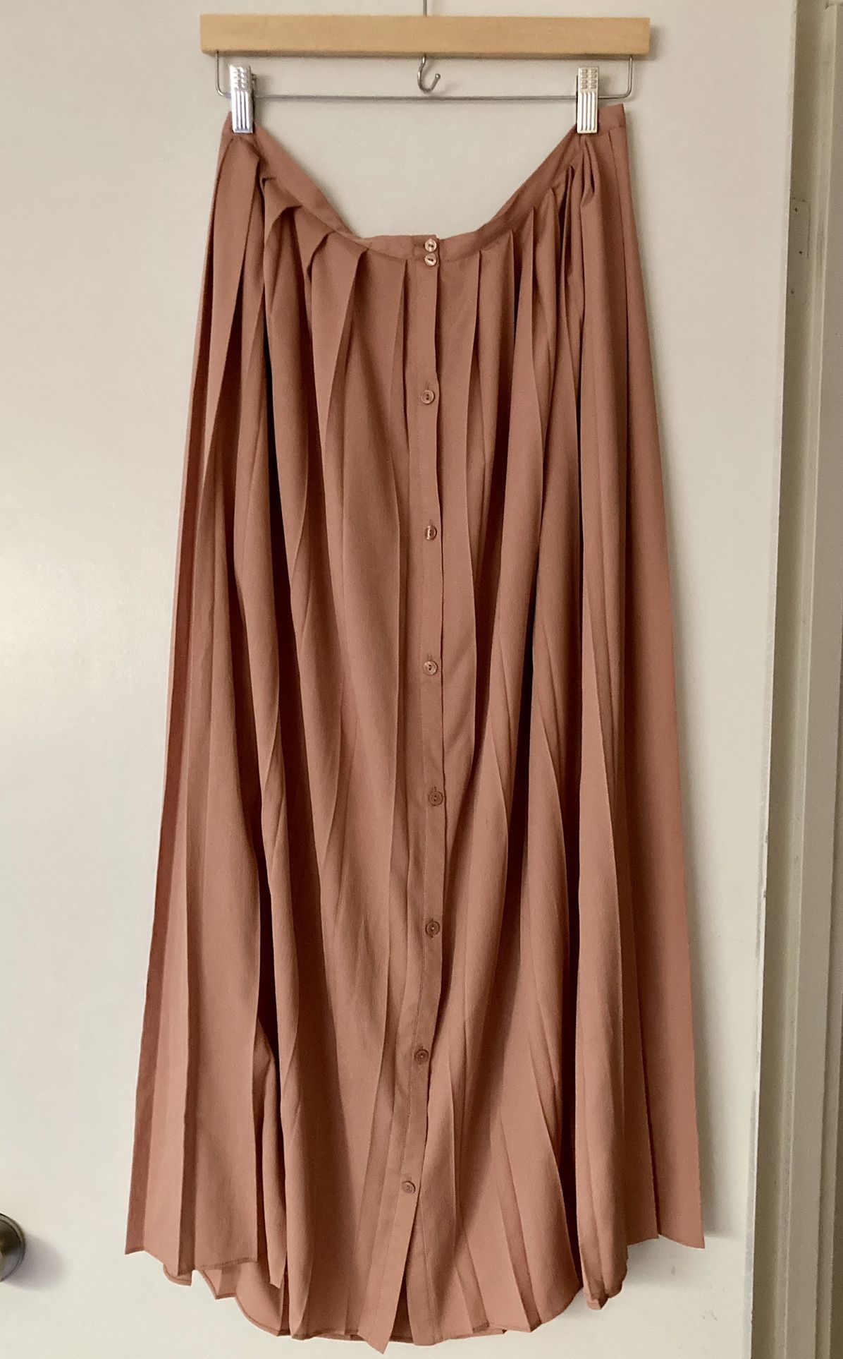 Long Pleated Skirt 