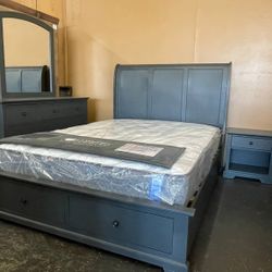 Gray 5-Piece Platform Queen Bedroom Set