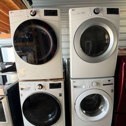 LG modern smart stackable front-loading washer and dryer/ Lavadora y secadora LG frontal