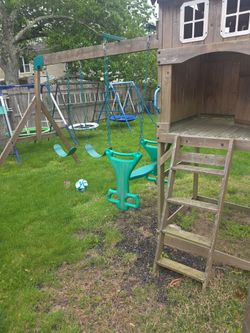 Montpelier backyard discovery swingset