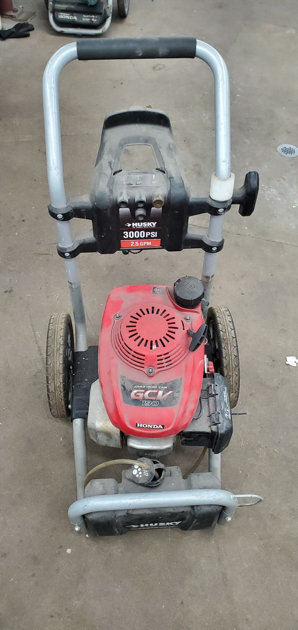 Husky 3000 psi pressure washer, for parts or repair, missing parts