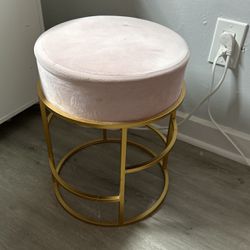 Small Round Accent Pink Chair 