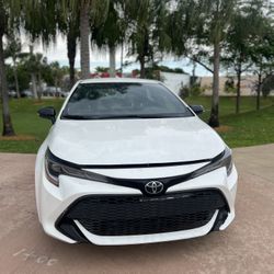 Toyota Corola Hatchback SE 2018 Black Interior 