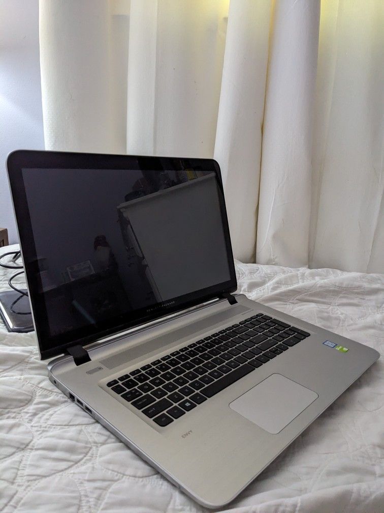 HP Envy Notebook Laptop (2016 Model) with Carrying Case