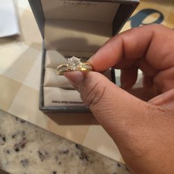 Beautiful 14 Engagement Diamond Ring