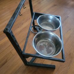 Elevated Dog Stand