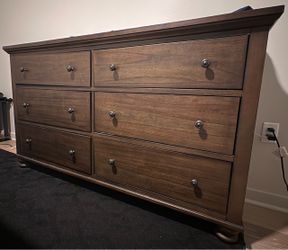 Large Wood 6-Drawer Dresser