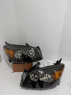 Toyota Rav4 2006-2008 Headlights