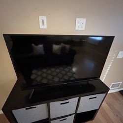 Vizio 40” 4k HDR Smart Tv with Remote