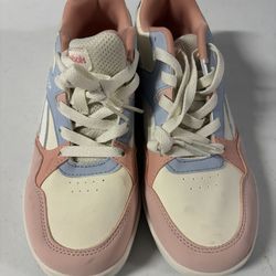 Reebok Classic Style Sneakers – Women’s Size 6 – Brand New – Near DTLA