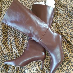 NEW knee High Size 9.5 US 