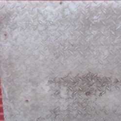 Diamond Plate Half Sheet 4'x4' 