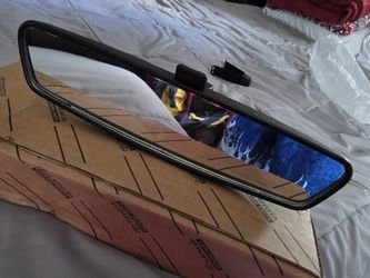 Toyota. Rearview mirror and camera.