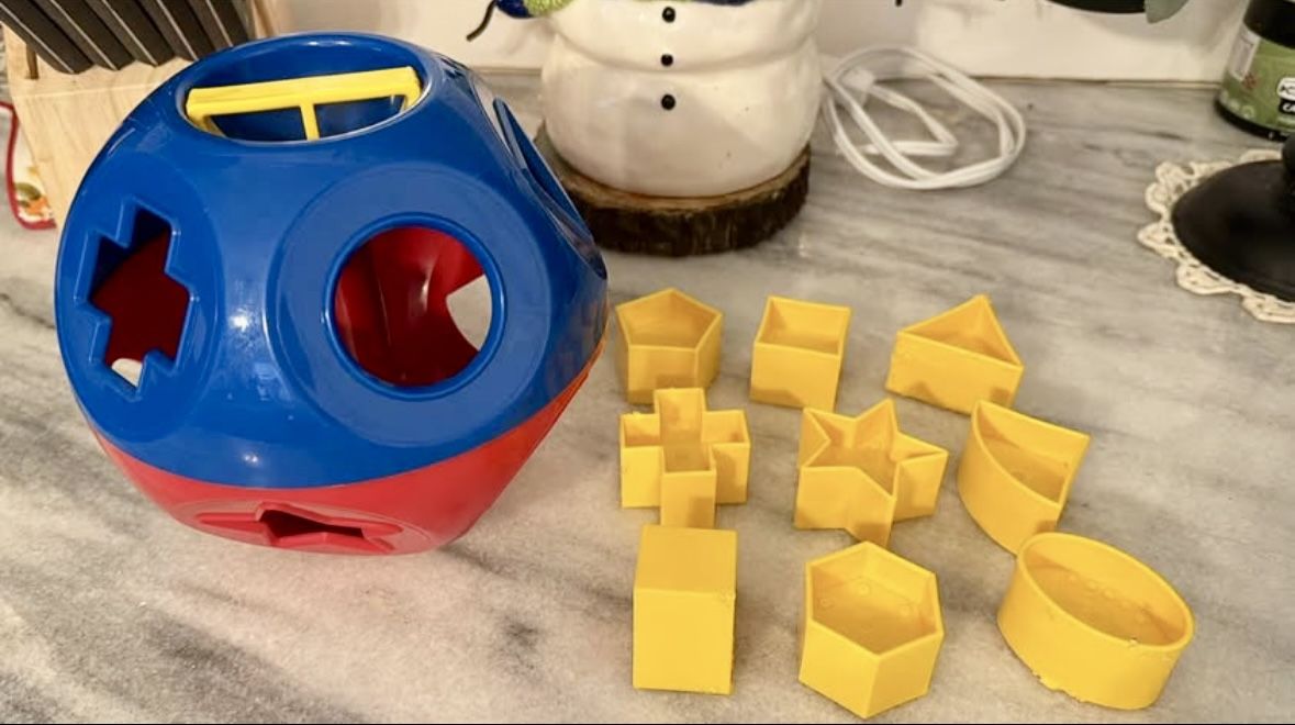 Vintage Tupperware Shape sorter