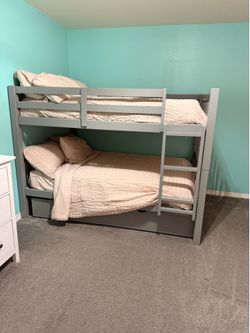 Tripple full size bunk bed