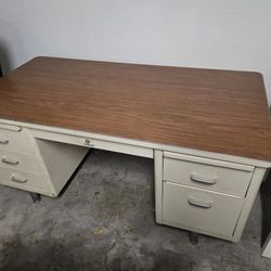 STEELCASE Vintage 70s era Tanker Desk