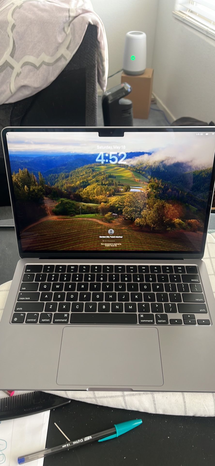 MacBook Air M2 2022 8GB 256 gb Storage