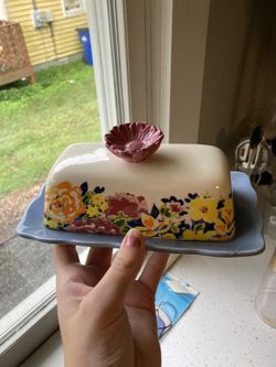 Butter dish