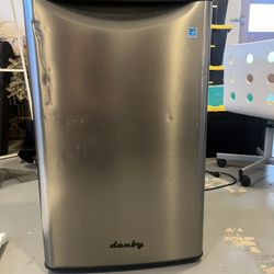 Mini Refrigerator 