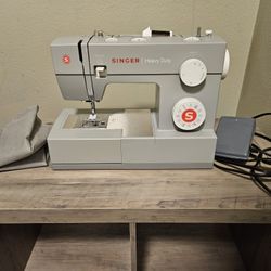 SINGER Heavy Duty 4432 Sewing Machine