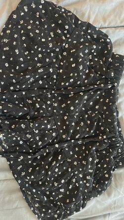 Black floral short skirt size s