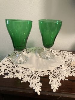 2 green glasses