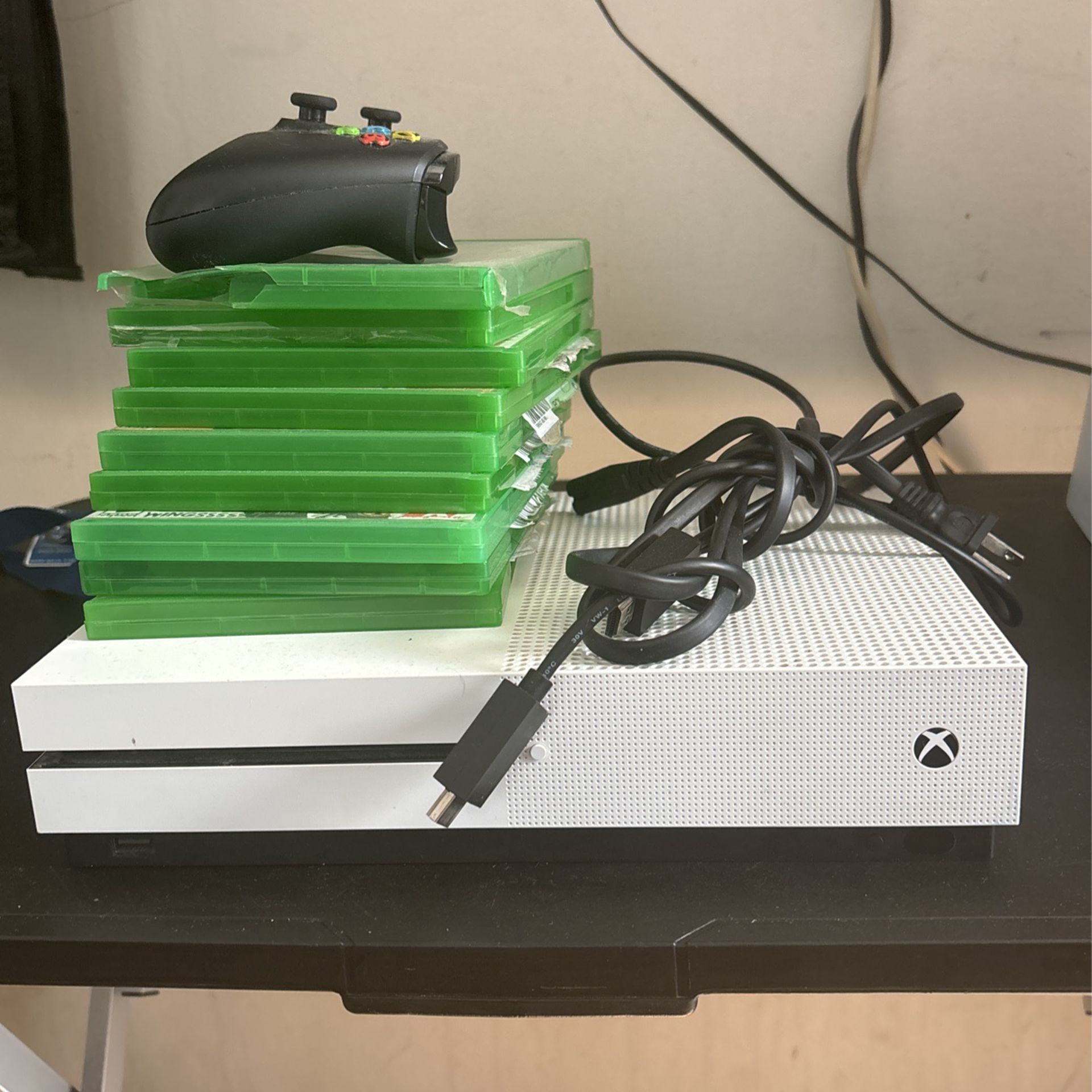 Xbox-One With Games And Controller 
