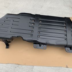 Perfect Condition 2005-2010 Jeep Grand Cherokee Fuel Tank Skid Plate 