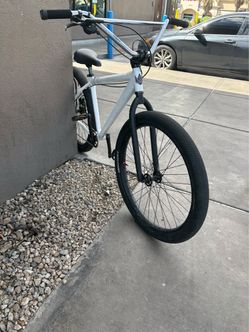 Throne wheeile bike