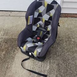 Graco Convertible carseat-Never used