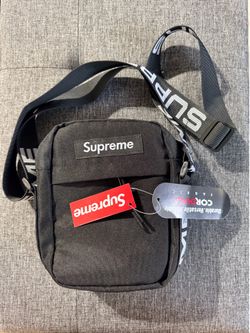 Black unisex Supreme crossbody bag