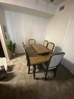 Real oak wood Table w/ 6 chairs and extension