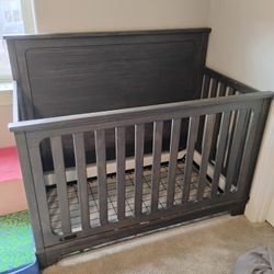 Simmons 4 in 1 Convertable Crib