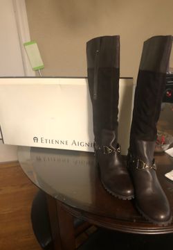 etienne Aigner boots