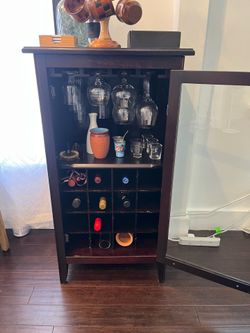 Wine cabinet