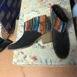 Toms Lovely Booties.9 Like New