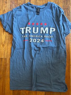 Blue Trump 2024 campaign tee size small