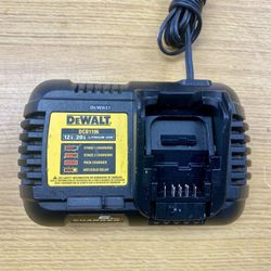 DEWALT DCB1106 6-Amp MAX Fast Charger for 12V / 20V / FLEXVOLT Battery Packs