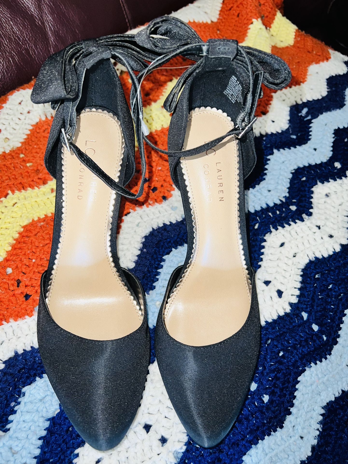 nice women’s LC LAURE CONRAD high shoes size (10) only $20