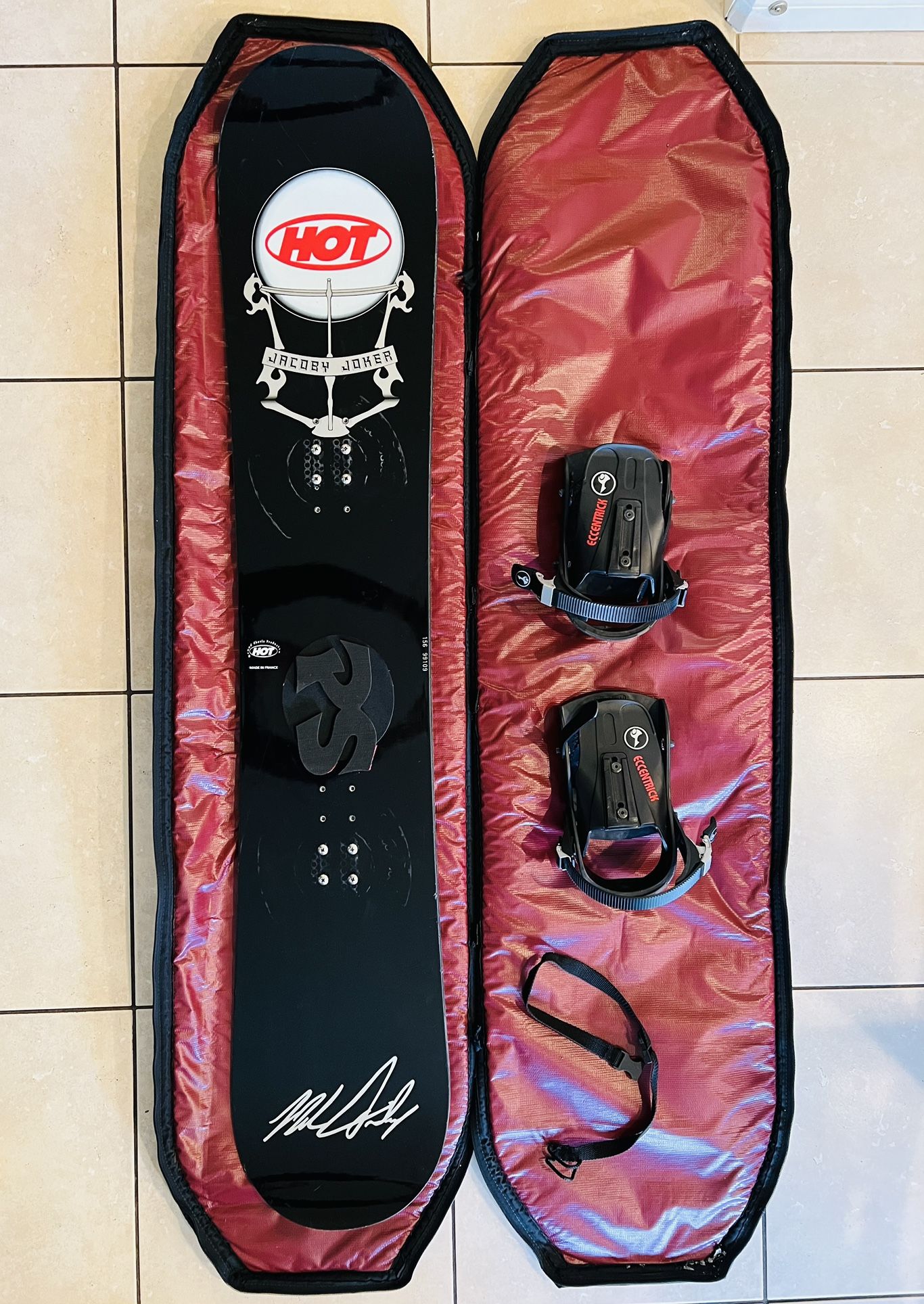 156 Hot Jacoby Joker Snowboard, Bag, Leash for Sale in San Diego