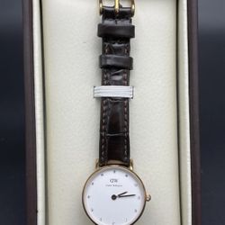 Daniel Wellington White Dial Women’s Quartz Crystal Watch Brown Leather Strap