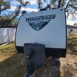 2019 Winnebago 2106ds