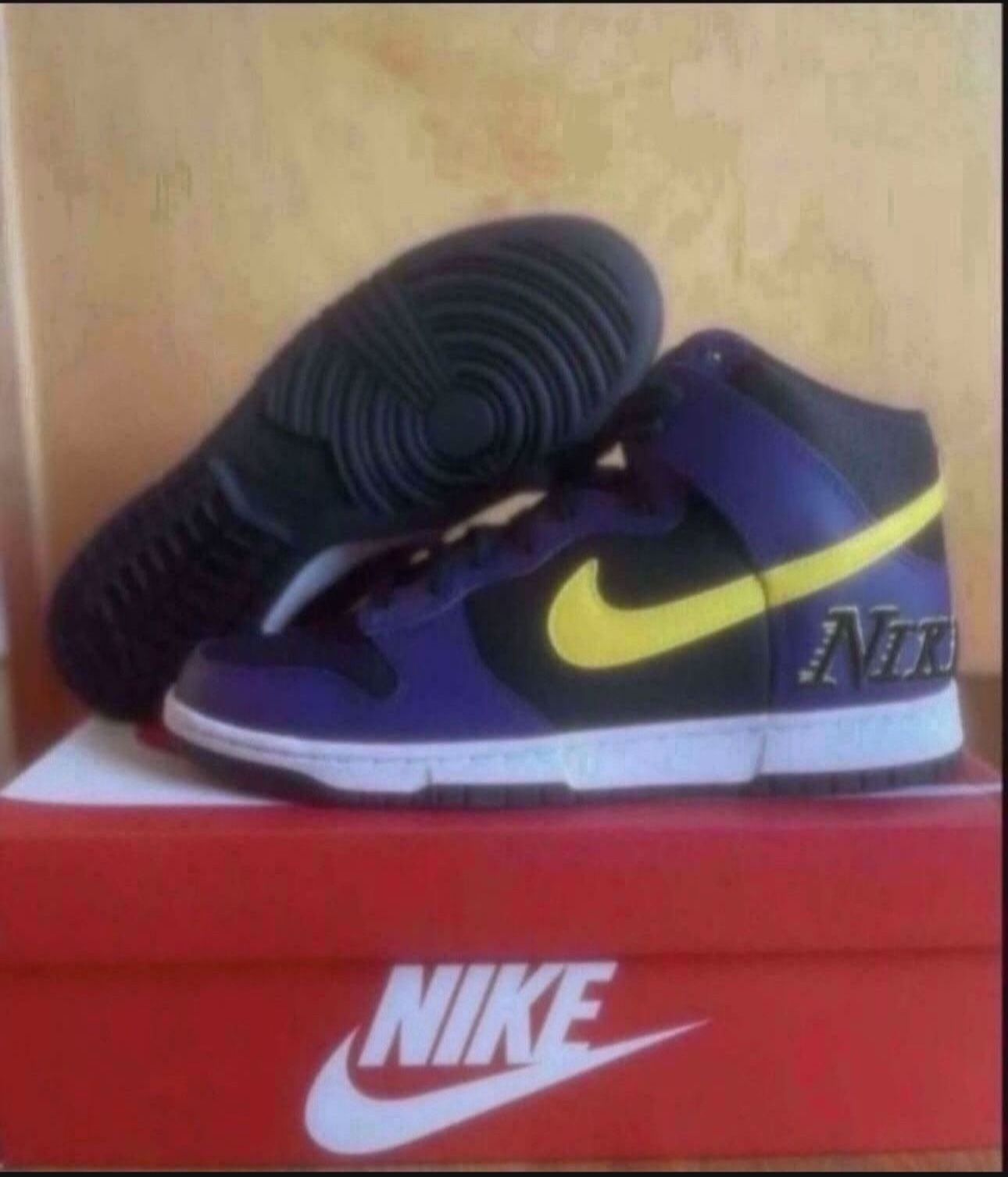 Nike Dunk Hi Prm EMB Lakers Size 10.5 Brand New 