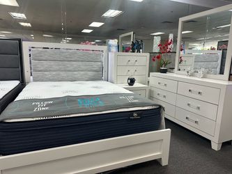 Beautiful White 5pc Bedroom Set Available Now $599