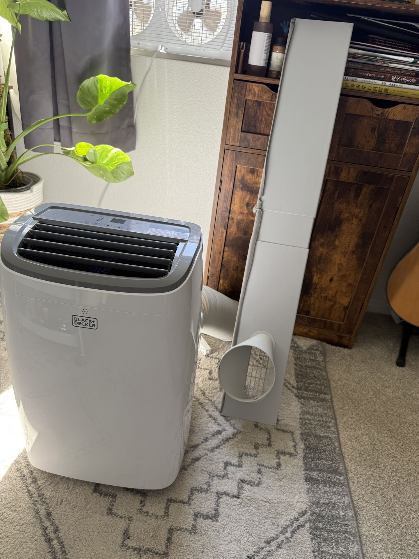 Almost New Portable AC